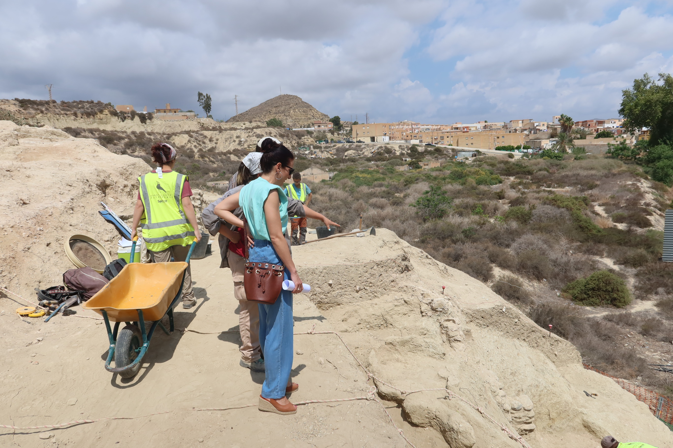 Vera reanuda la tercera campaña arqueológica en el yacimiento de la antigua ciudad medieval de Bayra, situada en el Cerro del Espíritu Santo