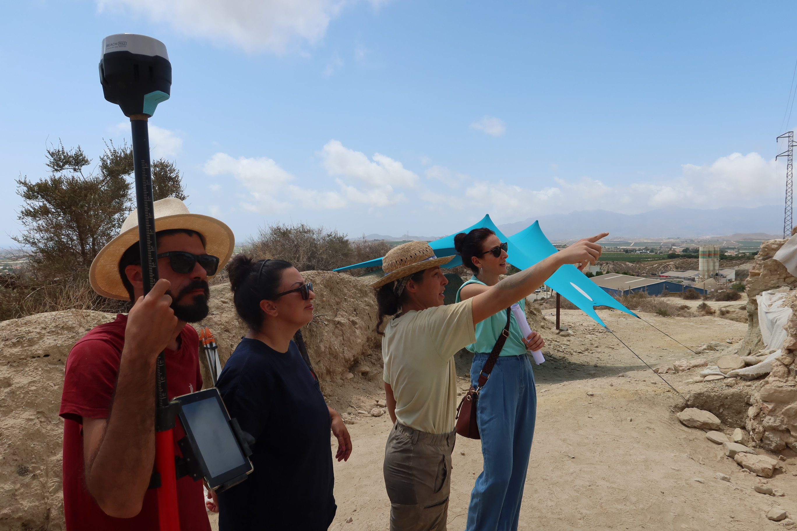 Vera reanuda la tercera campaña arqueológica en el yacimiento de la antigua ciudad medieval de Bayra, situada en el Cerro del Espíritu Santo